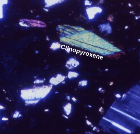 Clinopyroxene - Cross polarized light - Puebla - Mexico